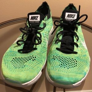 Nike Flyknit Zoom (Women’s 7.5)